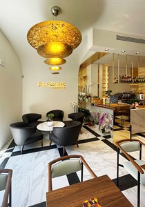 Pasquini Coffee Wine Bar di Senigallia e il suo particolare caveau vini refrigerato